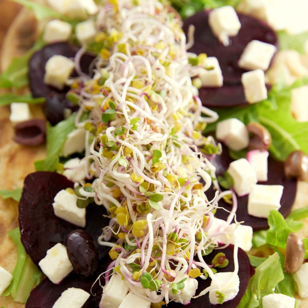 focaccia-rucola-germogli-ravanello